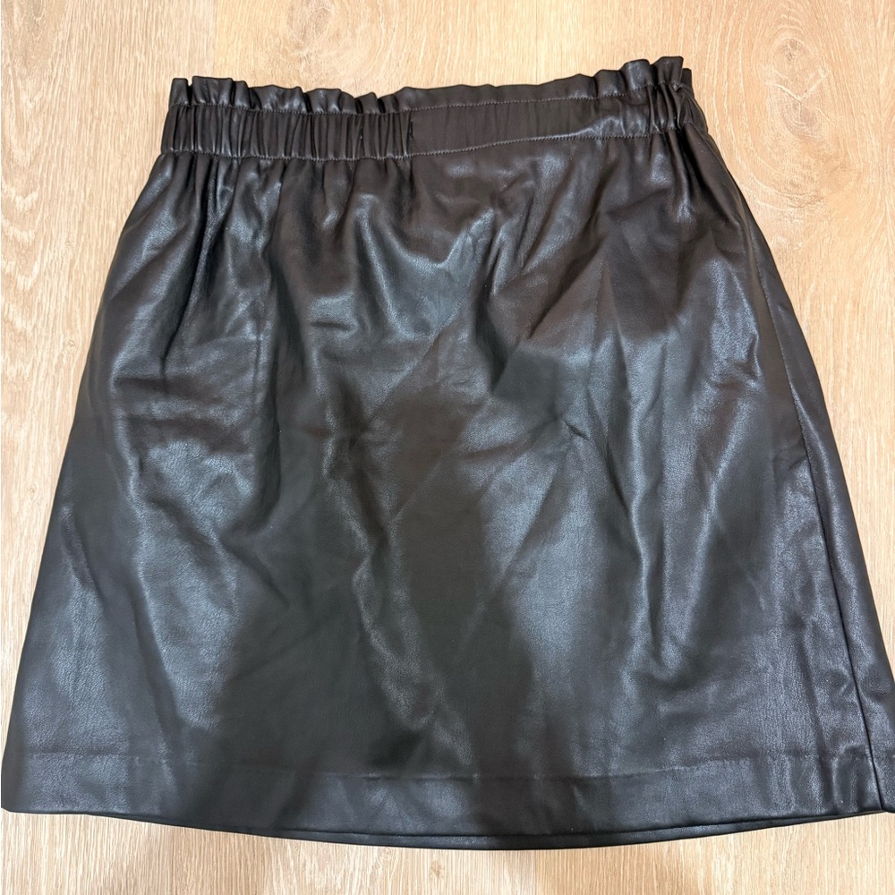 Loft Elegant Black mini Faux Leather Skirt - Picture 3 of 3